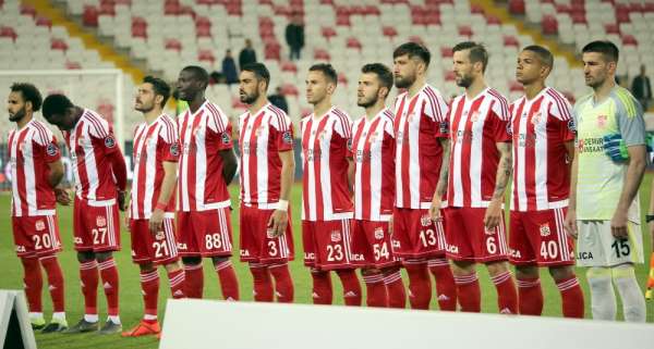 Sivasspor'da 12 futbolcunun sözleşmesi bitiyor 