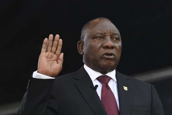 Güney Afrika'da yeniden seçilen Ramaphosa görevine başladı