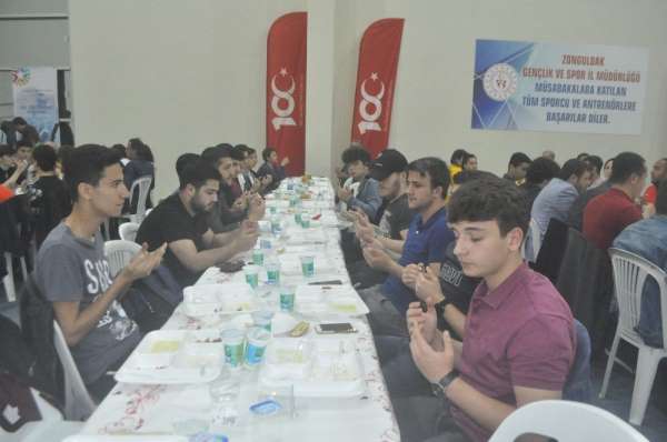Gençlikspor'dan iftar programı 