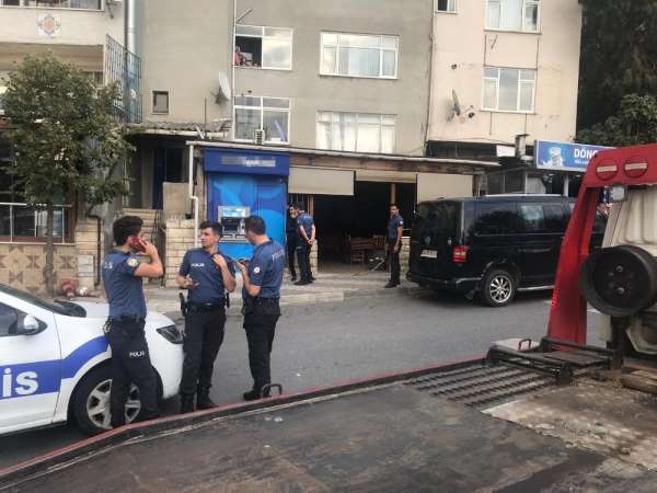 Maltepe'de kahvehaneye silahlı saldırı: 3 yaralı 