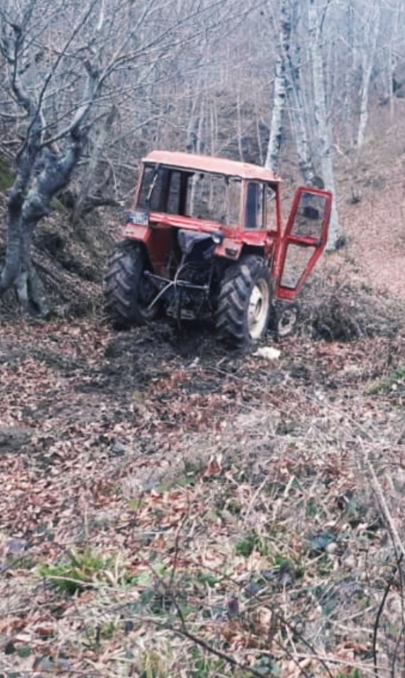 Samsun'da feci olay! Traktör uçuruma yuvarlandı