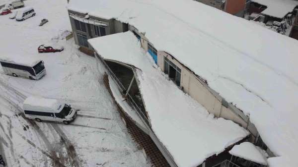 Amasya'da otogar çatısı çöktü