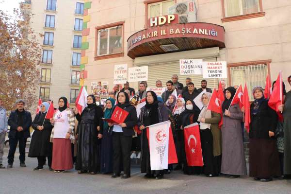 Şehit ve gazi yakınları ile evlat nöbetindeki ailelerden PKK ve HDP'ye gözdağı