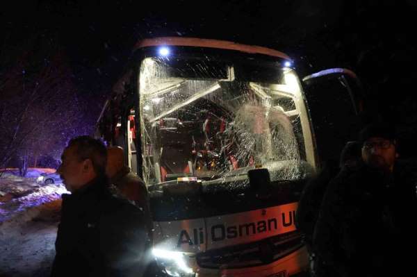 Gümüşhane'de yolcu otobüsü kaza yaptı: 2'si çocuk 14 yaralı