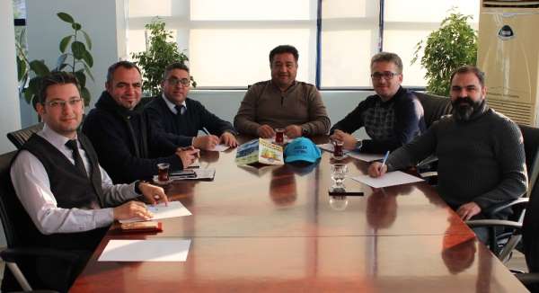 Alaşehir'de üzüm üreticilerine bilgilendirme toplantısı