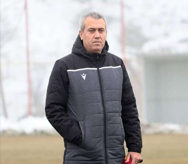 Yeni Malatyaspor'da Özdeş'i futbolcuları istifadan vazgeçirdi 