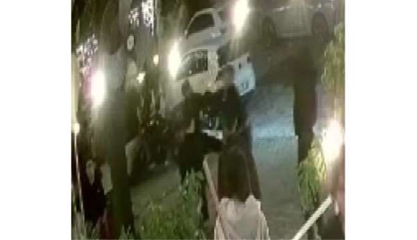 Adana'da 17 yaşındaki çocuğa bıçaklı saldırı: 2 şüpheli tutuklu, diğerleri firar