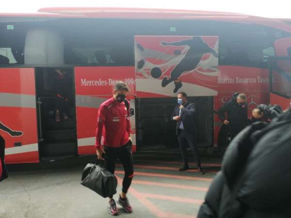 Milliler, Norveç maçı için İspanya'ya gitti