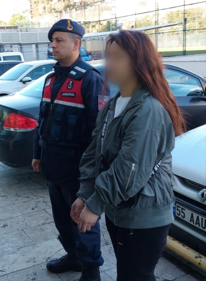 Samsun'da 1'i kadın 2 kişiye uyuşturucu ticaretinden gözaltı