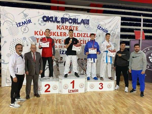Kayserili karateciler, İzmir'den 4 madalya ile döndü