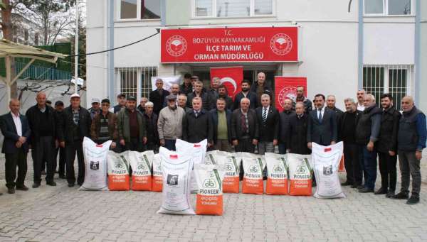Bozüyük'te çiftçilere nohut ve ayçiçeği tohumu dağıtıldı