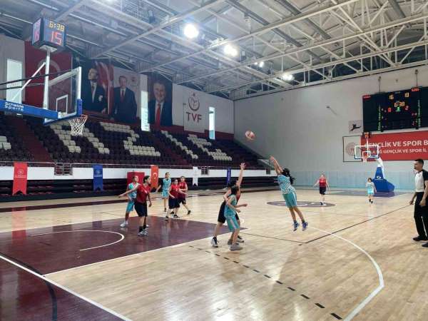 Elazığ'da basketbol müsabakaları tamamlandı