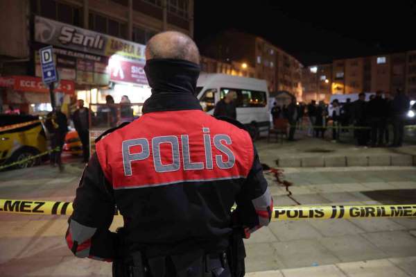 Elazığ'da minibüs durağına silahlı saldırı: 2 yaralı