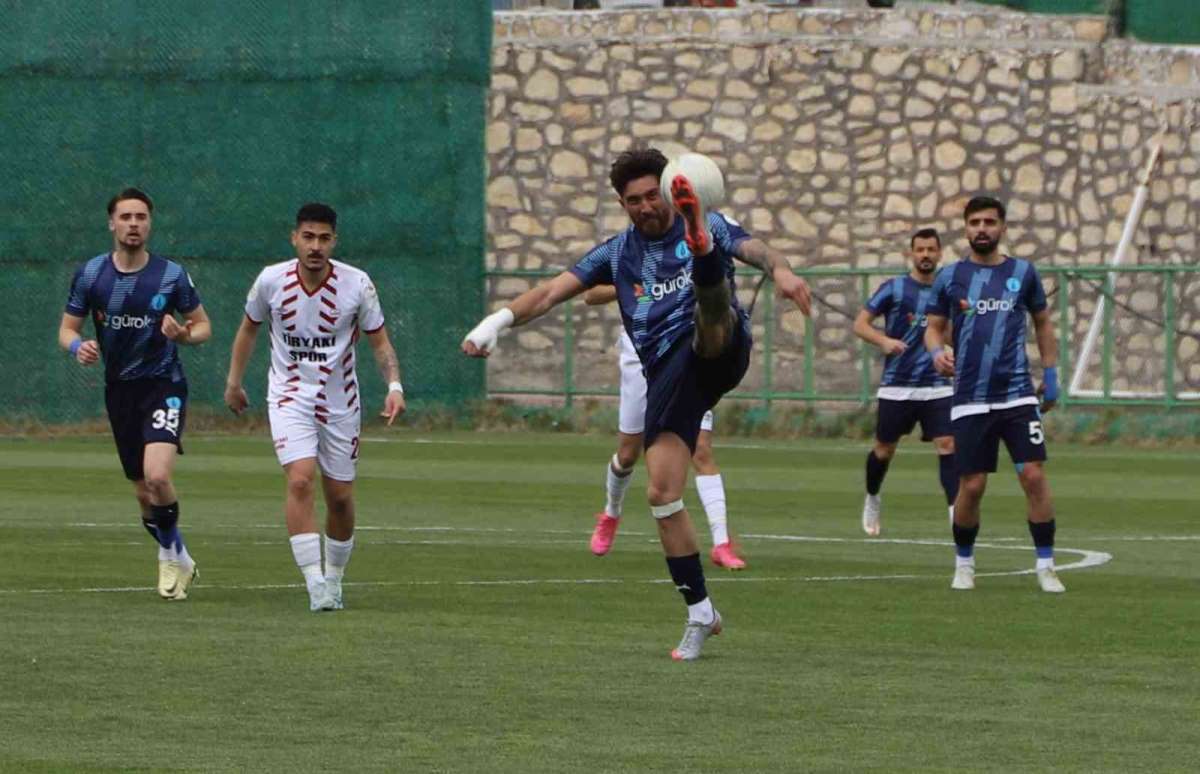Nesine 3 Lig: 23 Elazığ FK: 1 - Belediye Kütahyaspor: 2