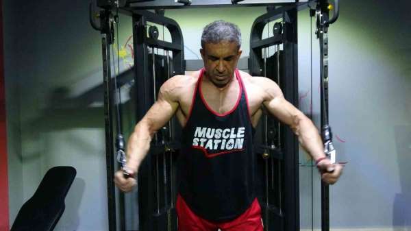 Burdur'da itfaiye personeli vücut geliştirmede Türkiye şampiyonu oldu