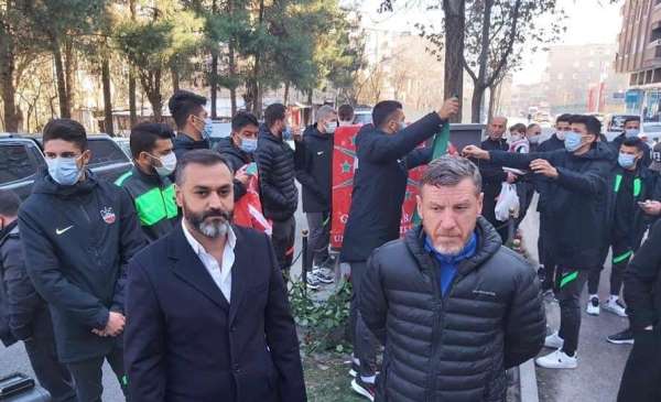 Diyarbekirspor Teknik Direktörü Şenol: 'Kupayı Gaffar Okkan'ın mezarına götüreceğiz'