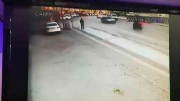 Biri ters şeride girdi, diğeri vurup kaçtı Hayrete düşüren kaza kamerada - Bursa haber