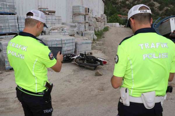Amasya'da motosiklet fayans dolu palete çarptı: 2 yaralı