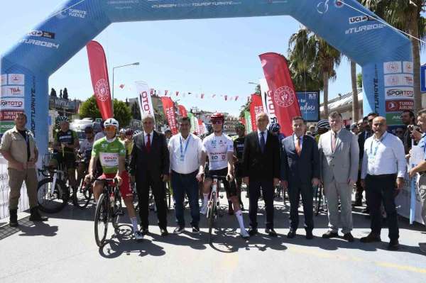 Cumhurbaşkanlığı Bisiklet Turu'nda Kuşadası-Manisa (Spil Dağı) etabı başladı