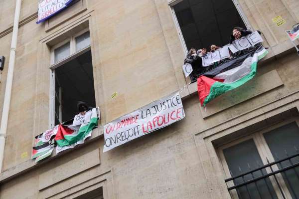Fransa'nın en prestijli üniversitesinde Filistin'e destek gösterisi