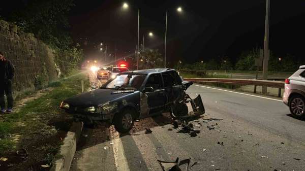 Rize'de 3 araçlı zincirleme kaza: 1'i ağır 2 yaralı