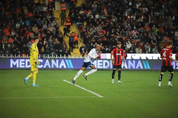 Fenerbahçe, Gaziantep FK'yı üst üste 9. kez mağlup etti