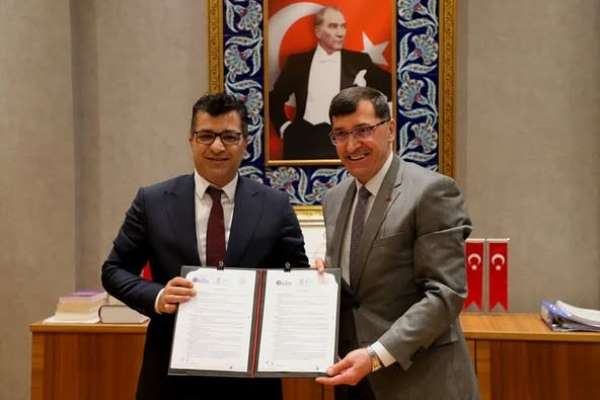 Vefa Semt Spor Alanı 15 yıllığına Kütahya Gençlik ve Spor İl Müdürlüğü'ne tahsis edildi