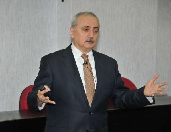 Prof. Dr. Yusuf Demir: 'Pet şişeler bir defa kullanılmalı su 1 saatte tüketilmel