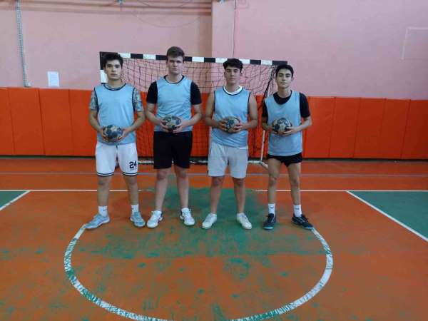 Salihli'den hentbol milli takım kampına 4 oyuncu