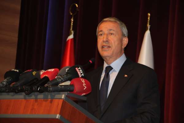 Bakan Akar: 'Biz teröristleri vurdukça ses Ankara'dan geliyor'