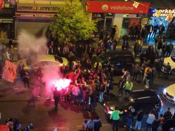 Ardahan'da Galatasaraylıların şampiyonluk coşkusu