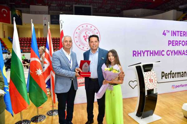Esenyurt Belediye Başkanı Özer'den spora ve sporcuya tam destek