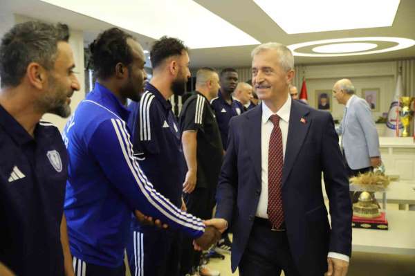 Ampute Futbol Takımı, Tahmazoğlu'nu makamında ziyaret etti