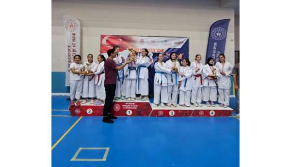 Balıkesir'de karate rüzgârı esti, il seçmeleri nefes kesti