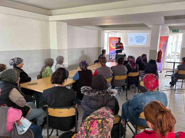 Gerze'de 104 anneye uyuşturucuyla mücadele eğitimi