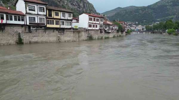 Amasya'nın taşkın koruma kalkanı 2 bin yıllık surlar