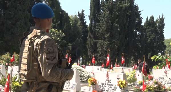 Edirnekapı Şehitliği'nde hüzünlü bayram arefesi