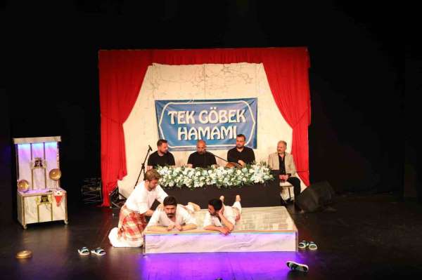 Erzurum Şehir Tiyatroları 'Hançer Havası' ile Ordu'da sahne aldı