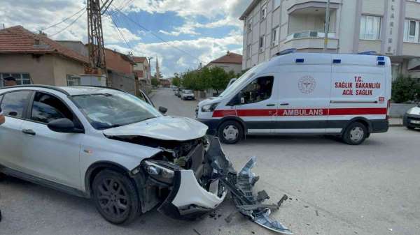 Karaman'da maddi hasarla atlatılan kaza kameraya yansıdı