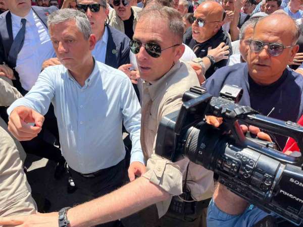 Özgür Özel'den Kılıçdaroğlu'na çağrı: 'Başkası kazanırsa elini öpeceğim'