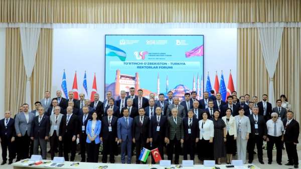 Rektör Adıgüzel, Buhara'da Anadolu Üniversitesi'nin küresel eğitim vizyonunu anlattı
