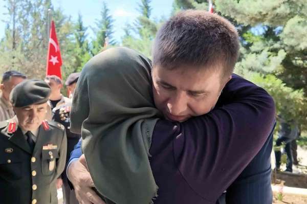 Şehit annesinden yürek burkan sözler: 'Gelmesem küstü zannediyorum'