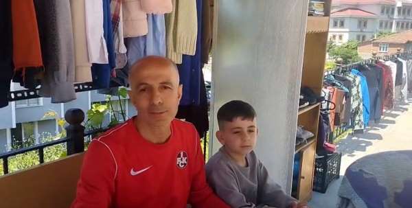 Sokakta kurulan iyilik reyonu ihtiyaç sahiplerine umut oldu