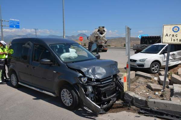 Bir gün arayla aynı yerde ikinci kaza: 4 yaralı 