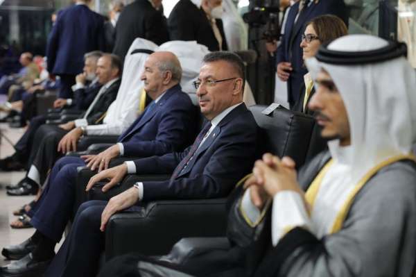 Cumhurbaşkanı Yardımcısı Oktay, Cezayir'de Türk sporcularla görüştü