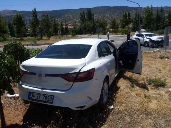 Elazığ'da trafik kazası: 3 yaralı