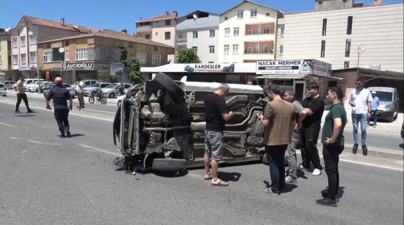 Samsun'da otomobil takla attı: 2 yaralı