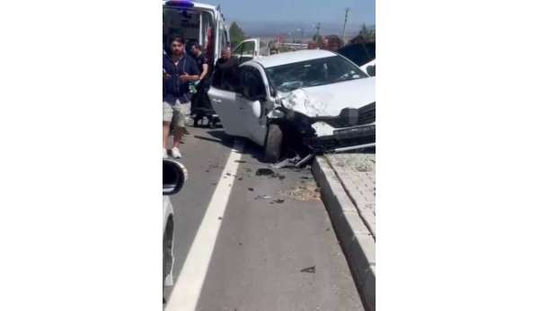 Elazığ'da trafik kazası: 3 yaralı