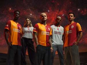 Galatasaray'ın yeni sezon formaları taraftarın beğenisine sunuldu