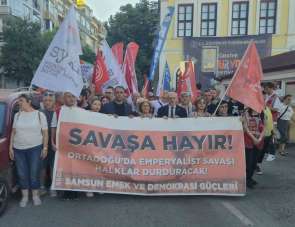 Samsun'da 'savaşa hayır' yürüyüşü
